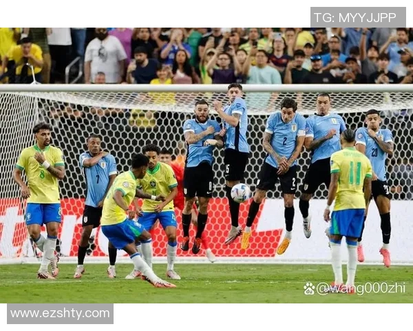 撕衣服的足球明星背后的故事与荣耀揭秘